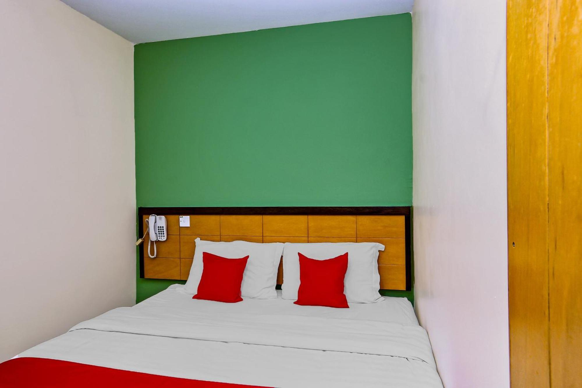 Oyo 44054 Holiday Mansion Inn Sibu Luaran gambar