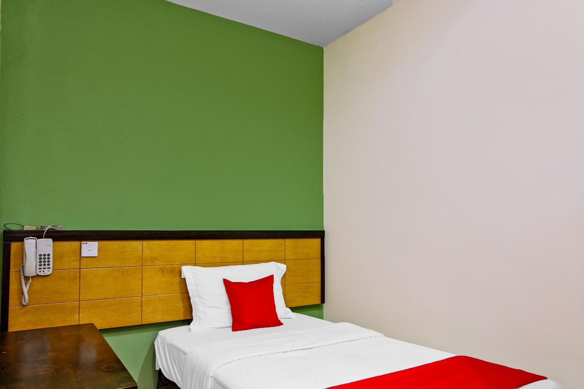 Oyo 44054 Holiday Mansion Inn Sibu Luaran gambar