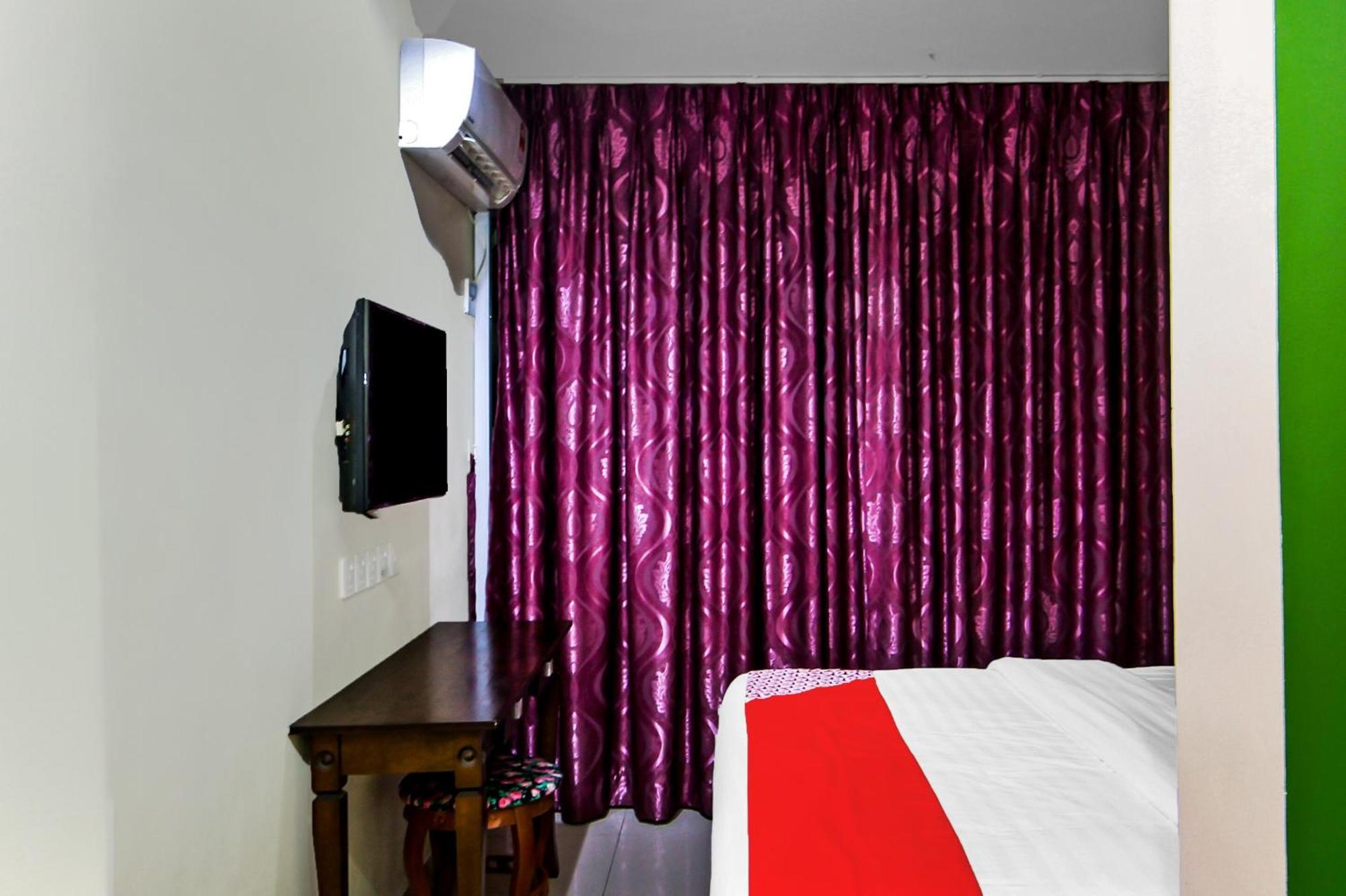 Oyo 44054 Holiday Mansion Inn Sibu Luaran gambar