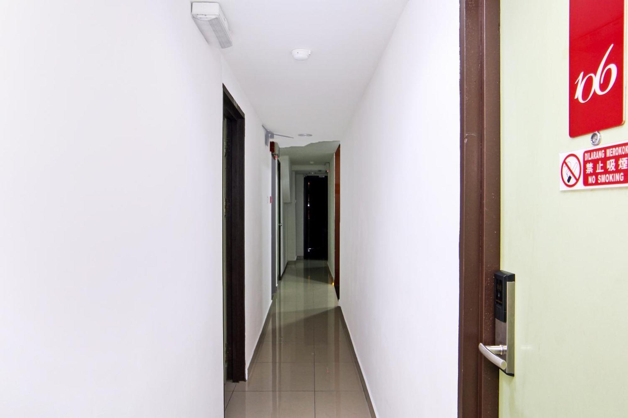 Oyo 44054 Holiday Mansion Inn Sibu Luaran gambar